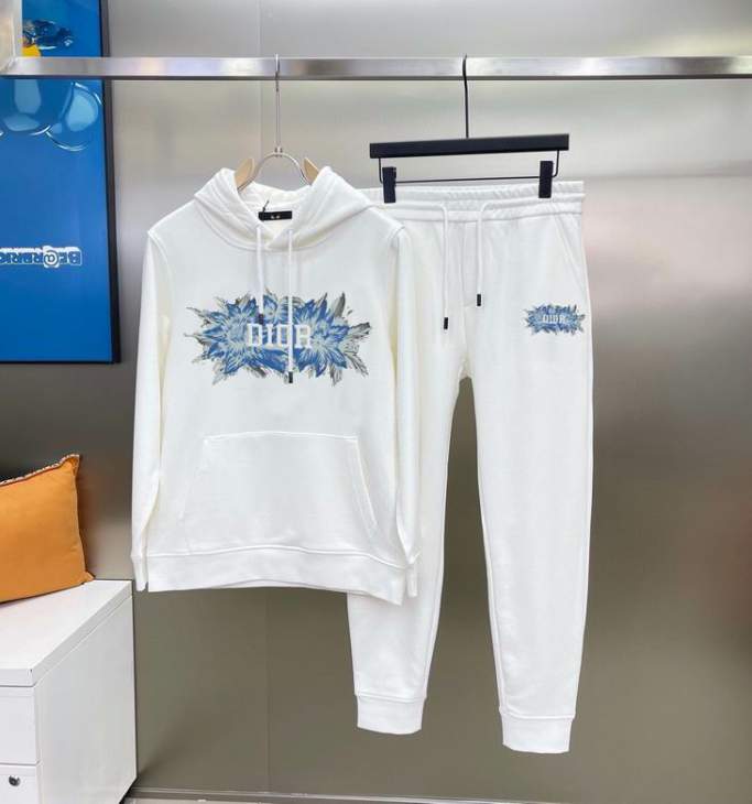 Picture of Dior Sweater Suits _SKUDiorM-5XLkdtn15838771